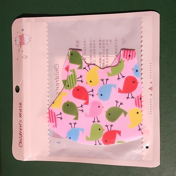 Children's re Usable face mask new in package never opened - Picture 4 of 16